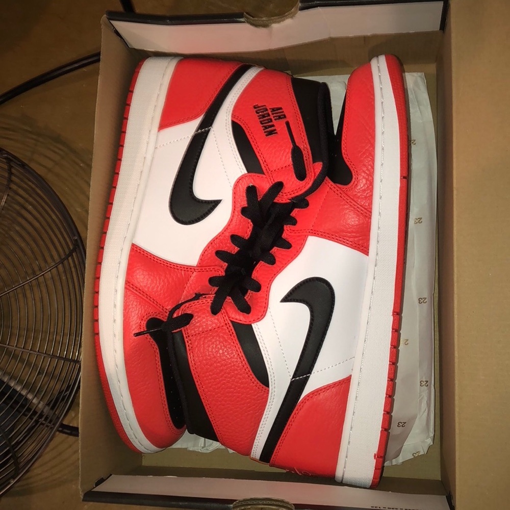 Men’s Nike Airmax Jordan 1 Retro high top sz 13